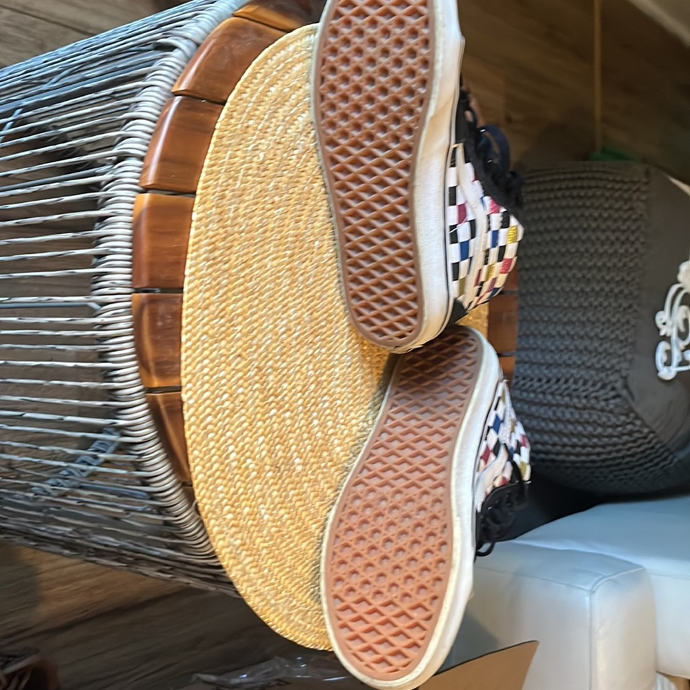 Vans - Picture 5 of 7